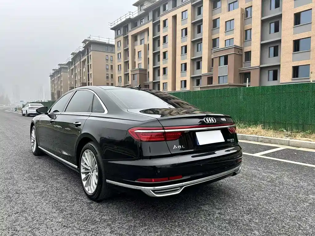 Audi A8 2019 — фото 9