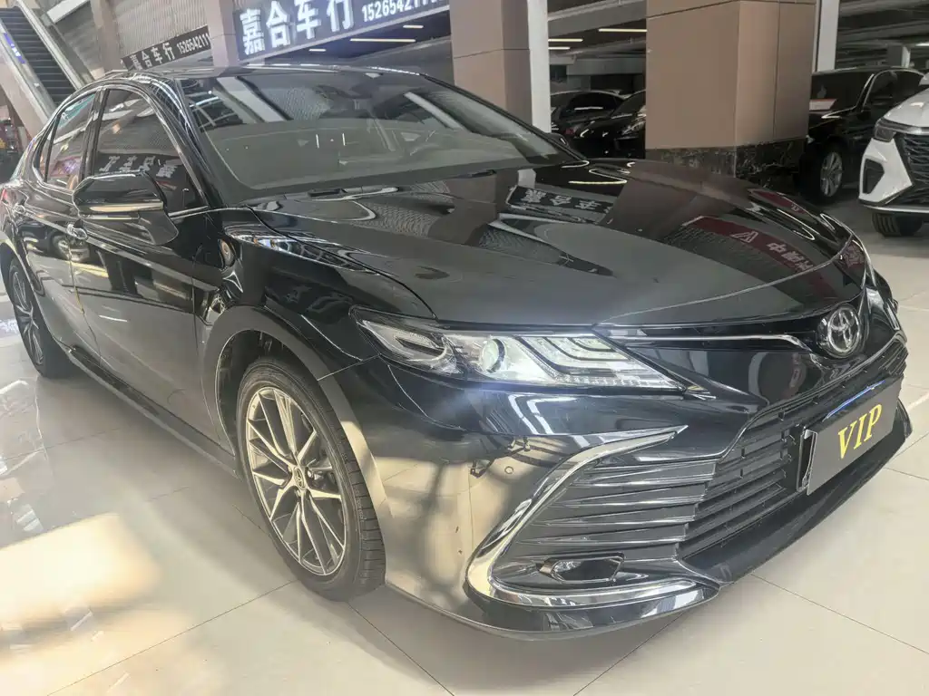 Toyota Camry 2022 — фото 3
