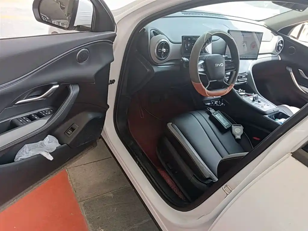 BYD Seal 05 DM-i 2024 — фото 16