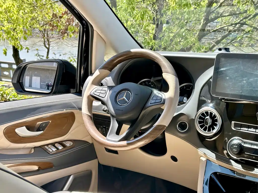 Mercedes-Benz Vito 2022 — фото 16