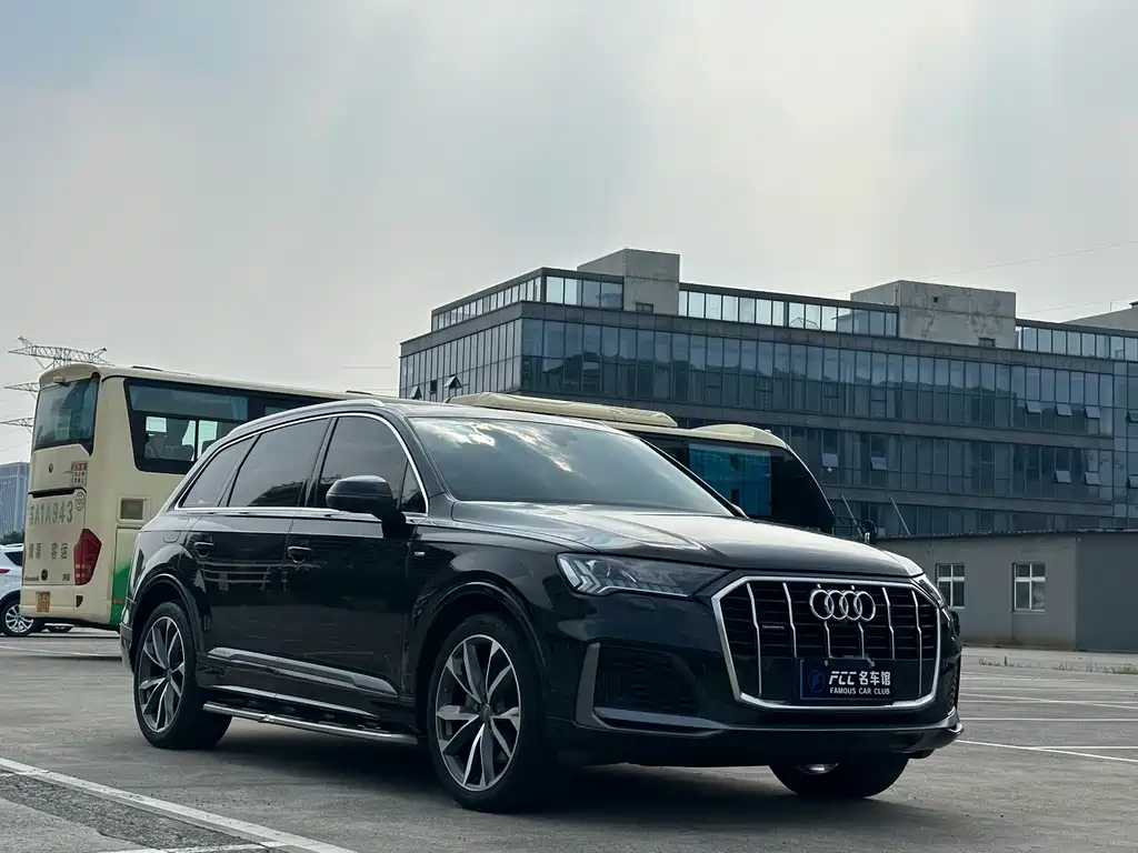 Audi Q7 2020 — фото 4