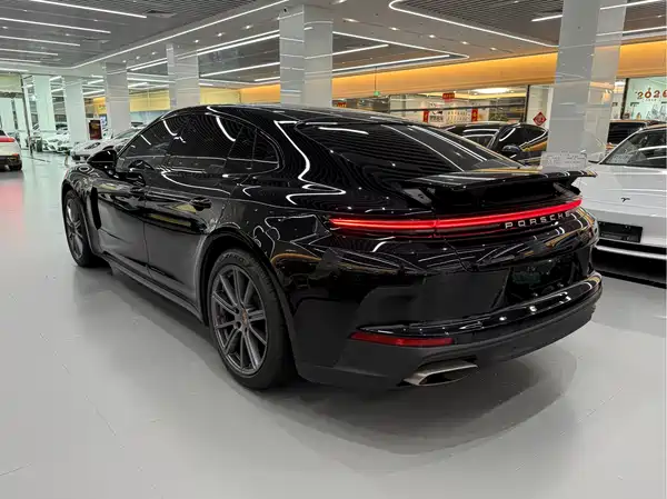 Porsche Panamera 2024