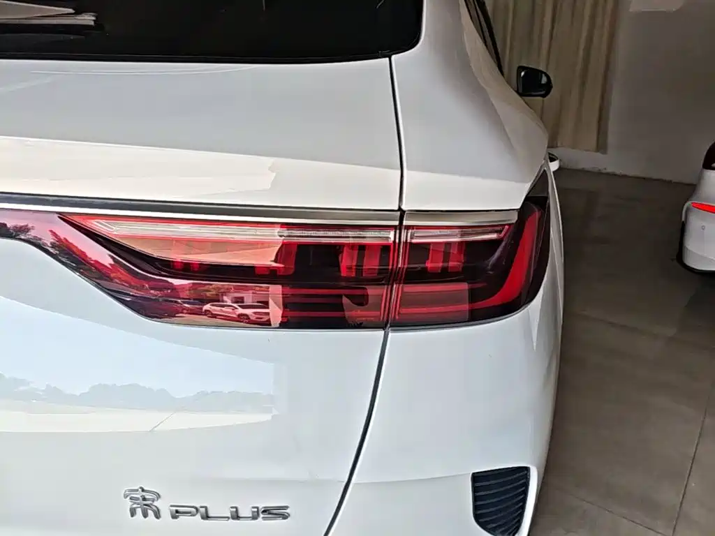 BYD Song PLUS New Energy 2023 — фото 8