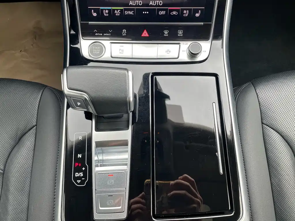 Audi Q8 2021 — фото 17