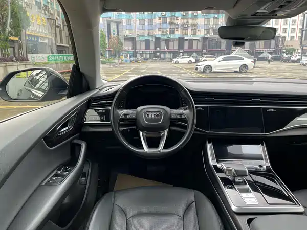 Audi Q8 2021