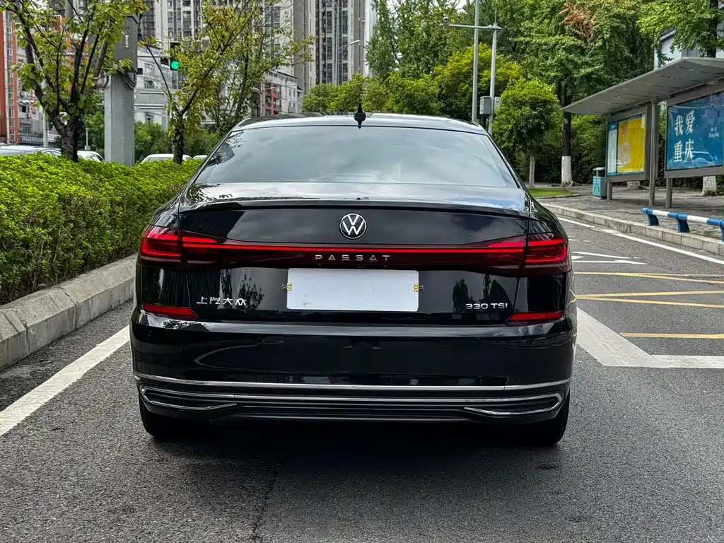 Volkswagen Passat 2022 — фото 25