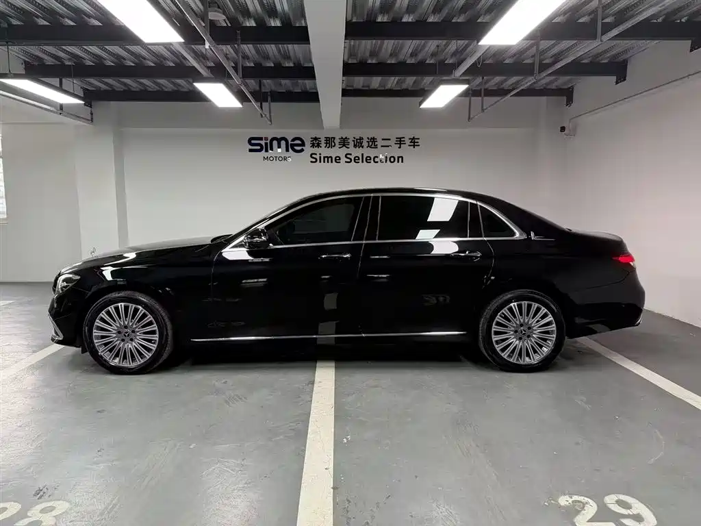 Mercedes-Benz E-Class 2023 — фото 3