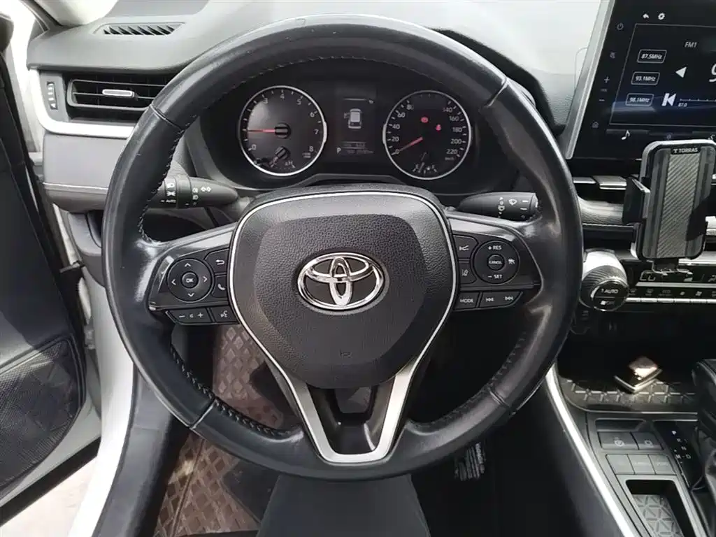 Toyota Wildlander 2022 — фото 11