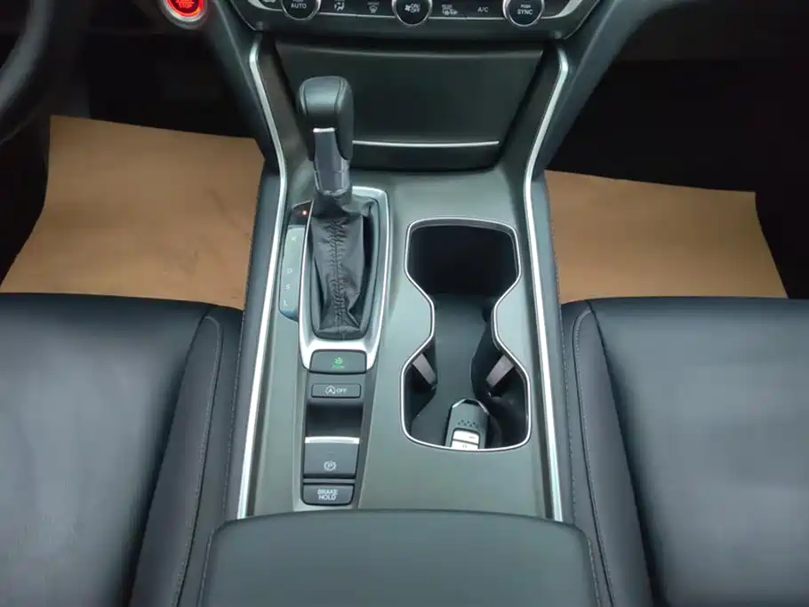 Honda Accord 2019 — фото 16