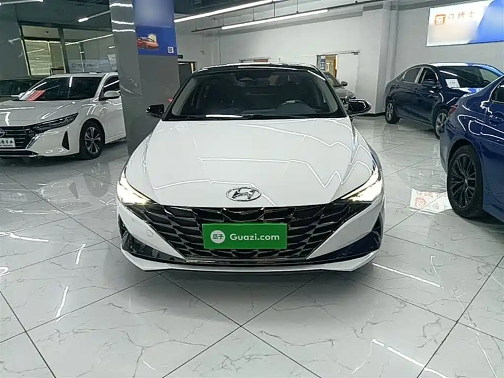 Hyundai Elantra 2022 — фото 3