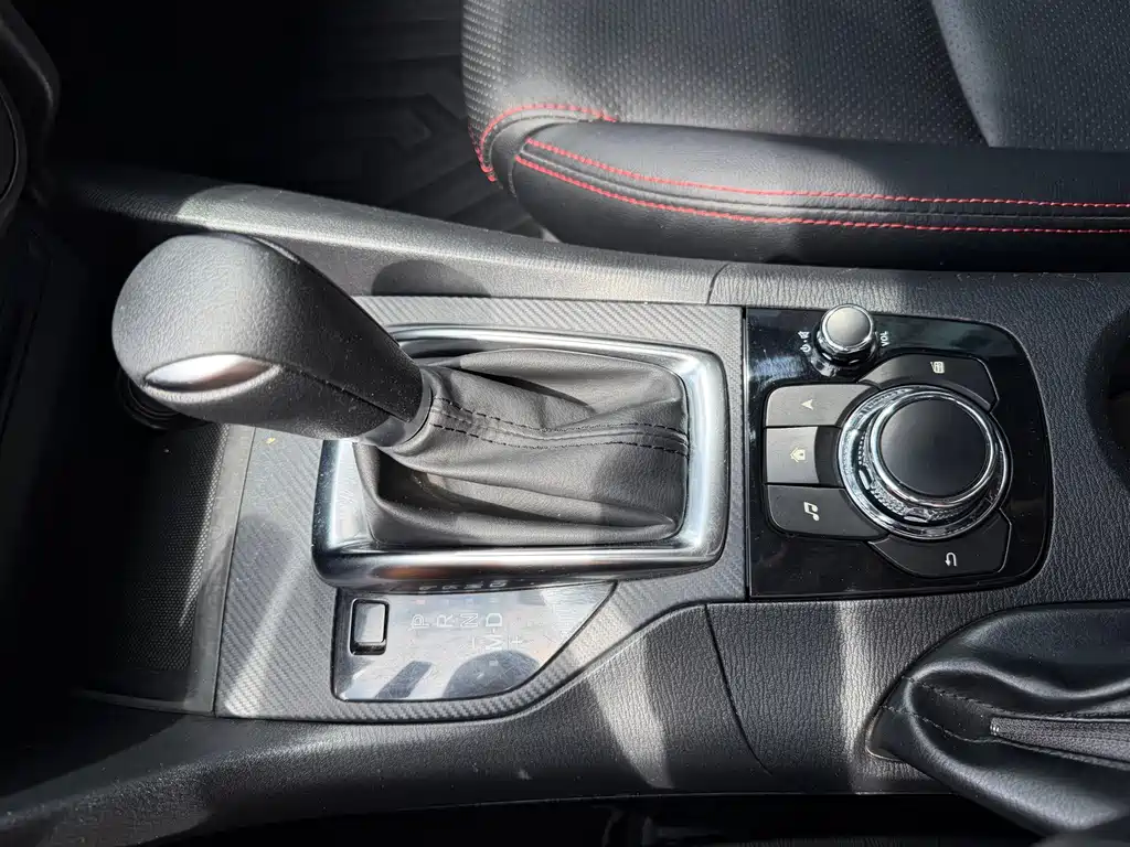Mazda 3 Axela 2016 — фото 14