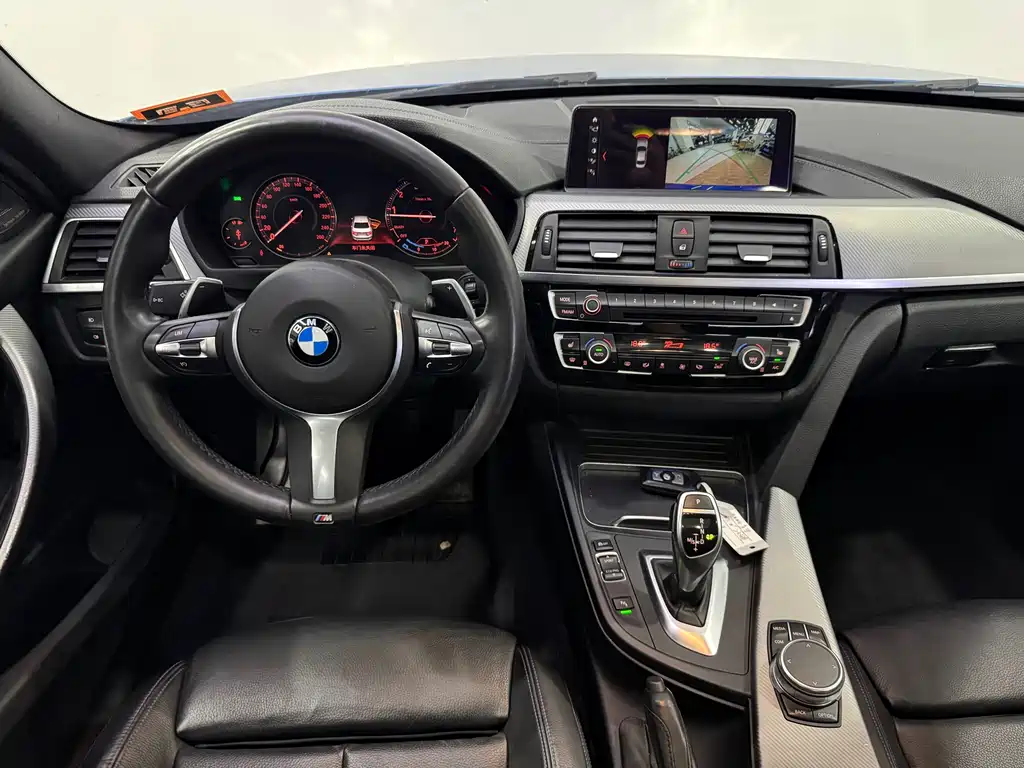 BMW 3 Series 2018 — фото 16