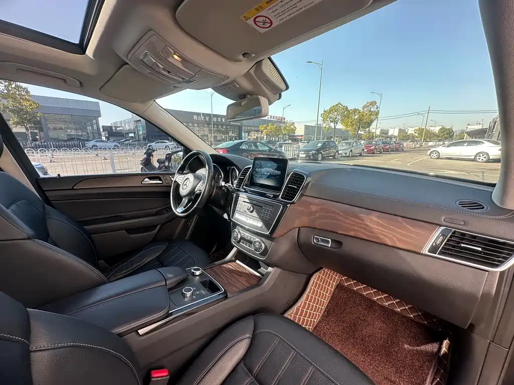 Mercedes-Benz GLE 2018 — фото 13