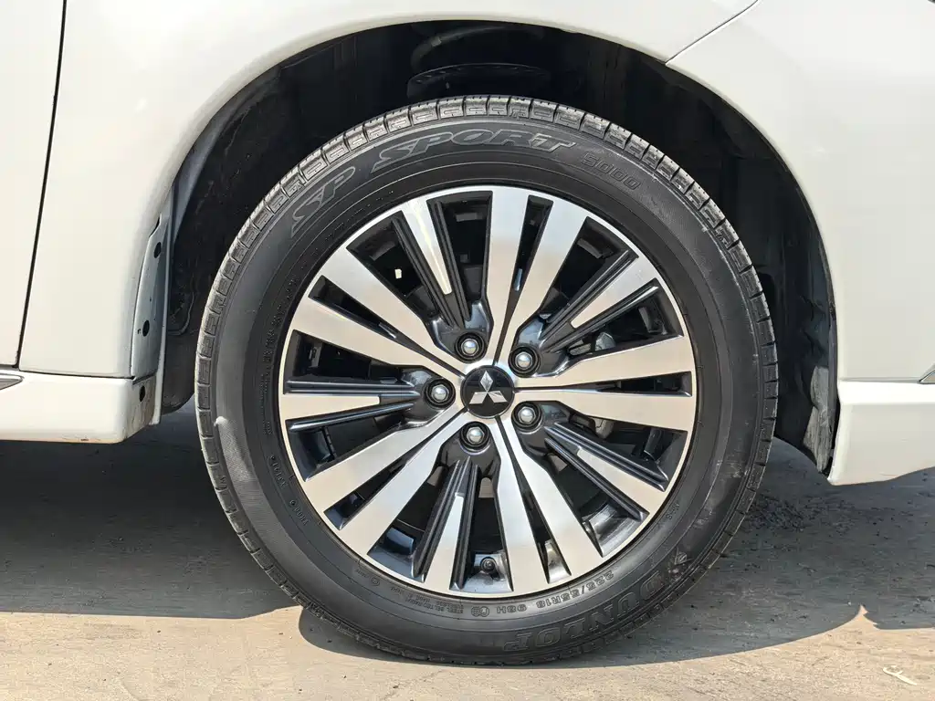 Mitsubishi Outlander 2021 — фото 14