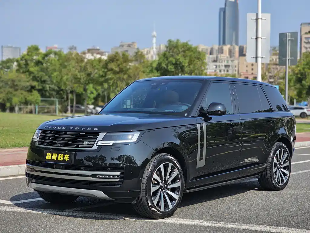 Land Rover Range Rover 2024 — фото 1