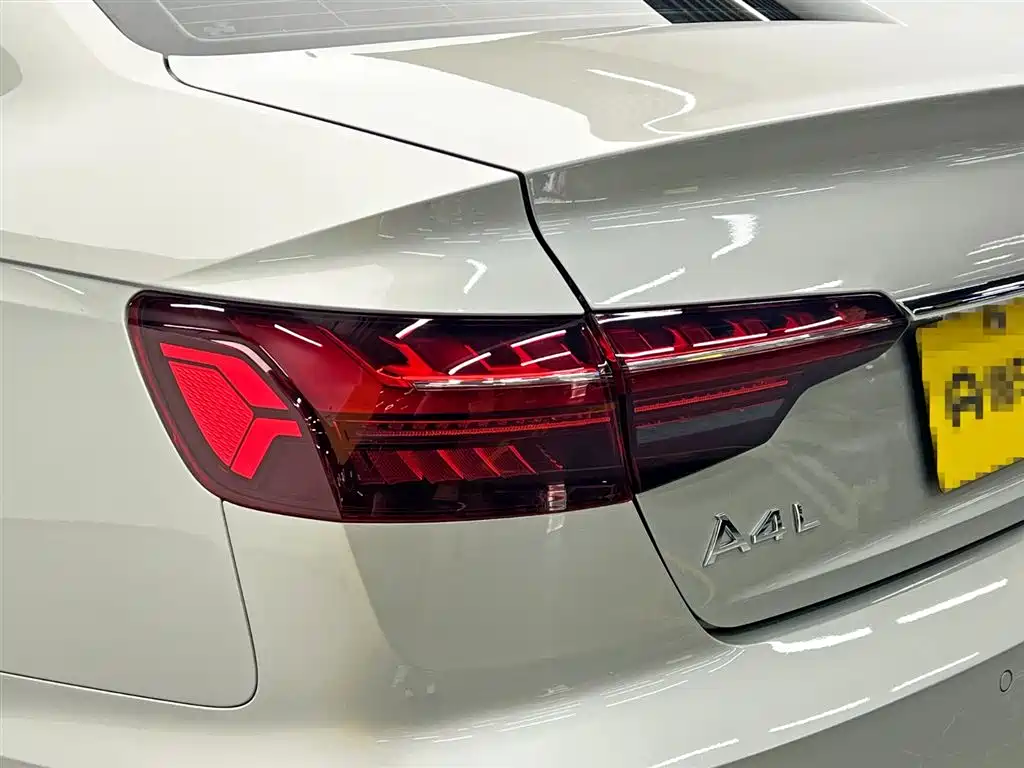 Audi A4L 2020 — фото 9