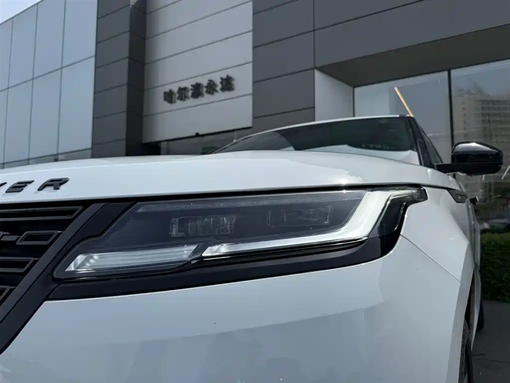Land Rover Velar 2025 — фото 12