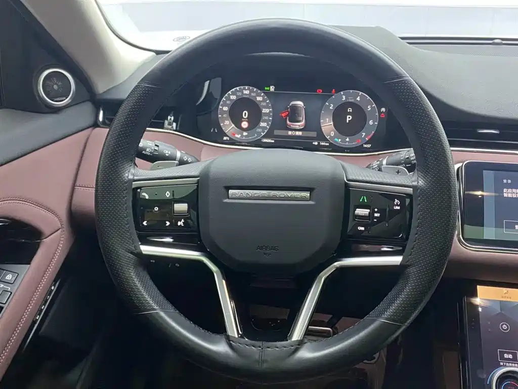 Land Rover Evoque 2023 — фото 14