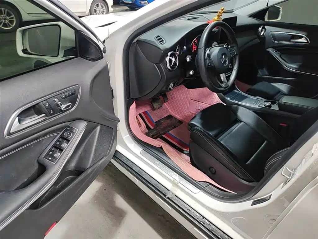 Mercedes-Benz GLA 2018 — фото 12
