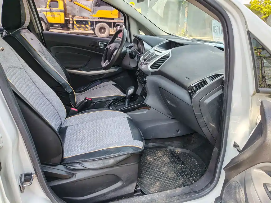 Ford Ecosport 2017 — фото 9
