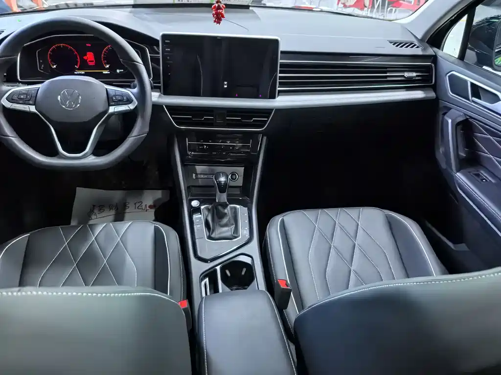 Volkswagen Tiguan L 2024 — фото 11