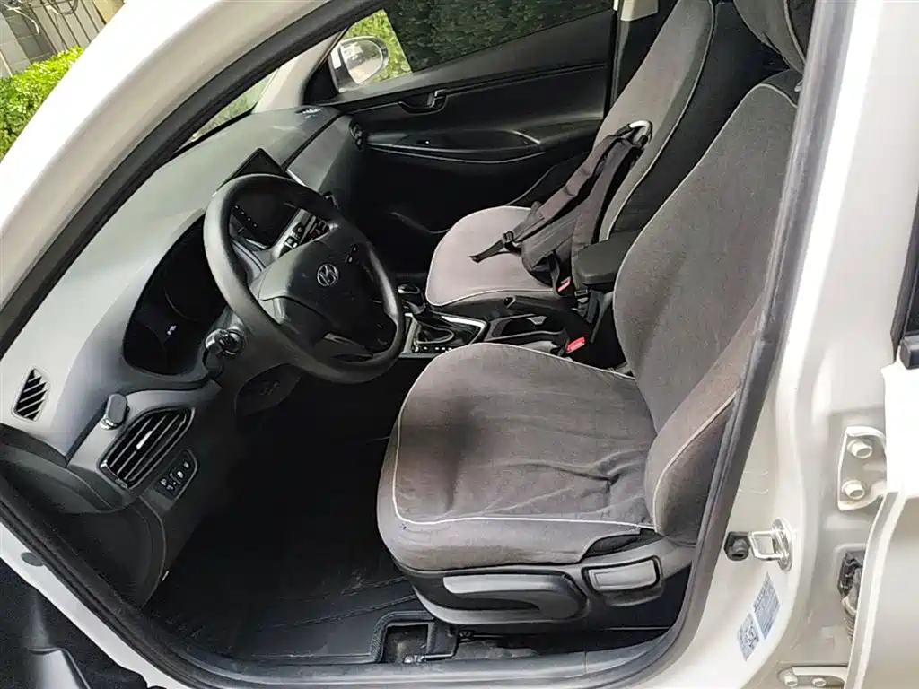 Hyundai Elantra 2021 — фото 15