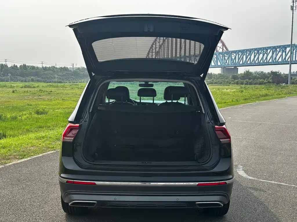 Volkswagen Tiguan L 2018 — фото 17
