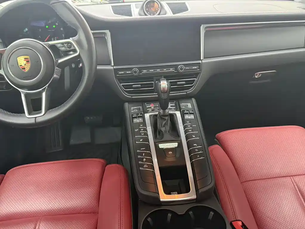 Porsche Macan 2019 — фото 10