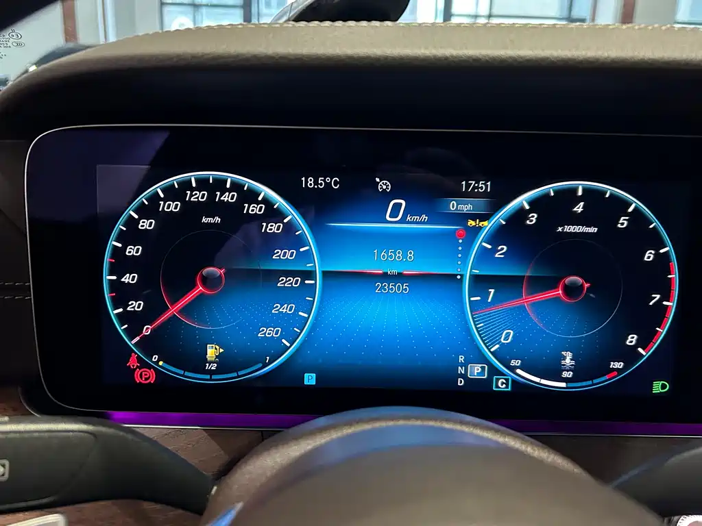 Mercedes-Benz E-Class 2023 — фото 14