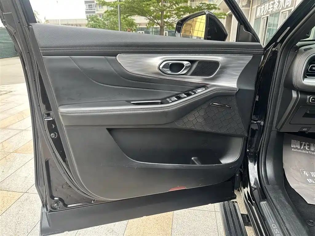 GAC Motor Trumpchi GS8 2022 — фото 21