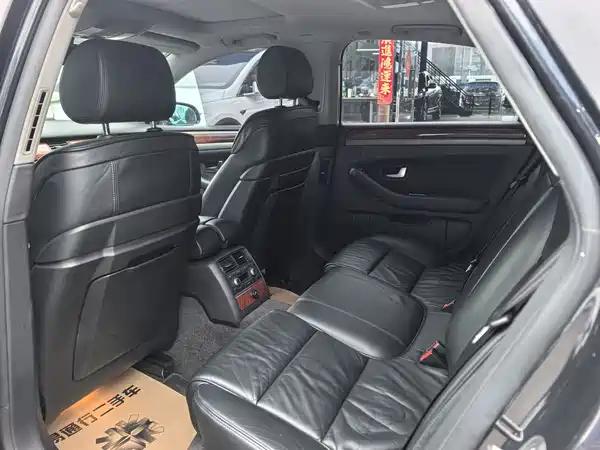 Audi A8 2004