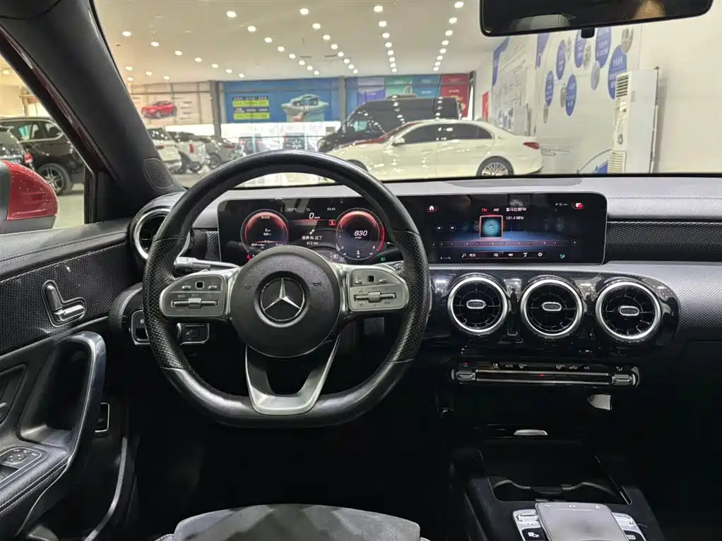 Mercedes-Benz A-Class 2020 — фото 7