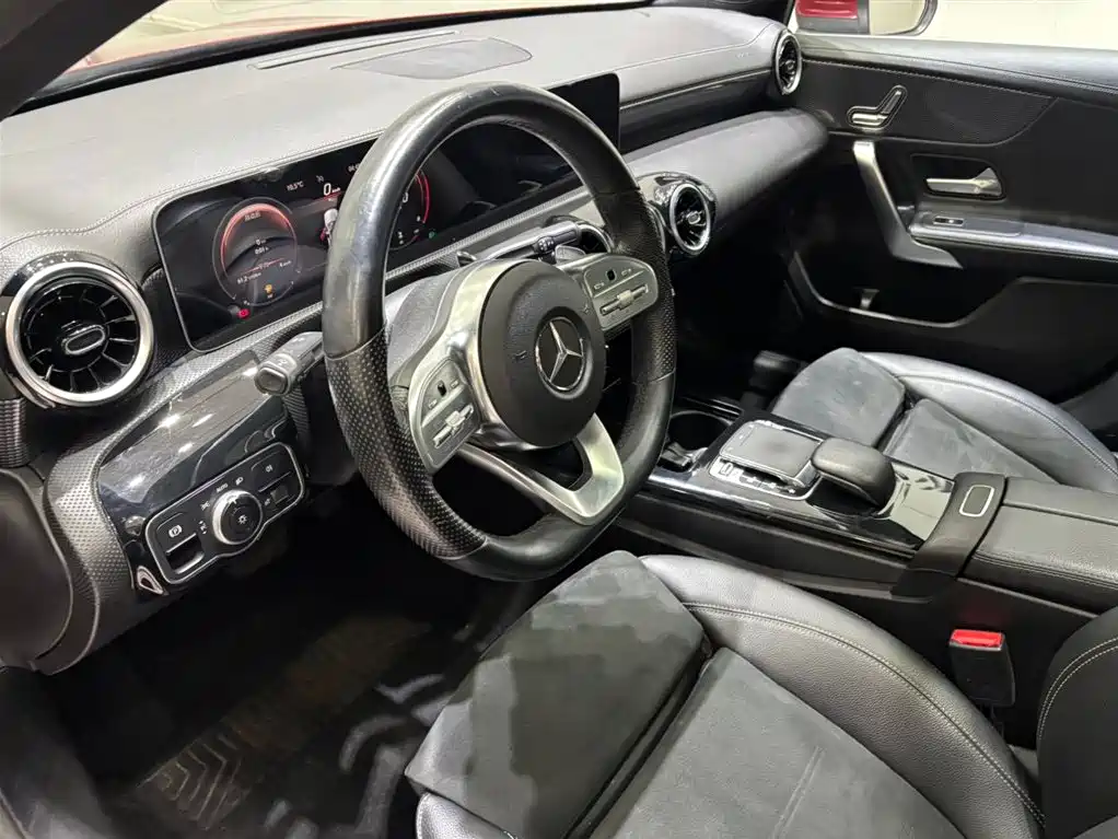Mercedes-Benz A-Class 2020 — фото 12