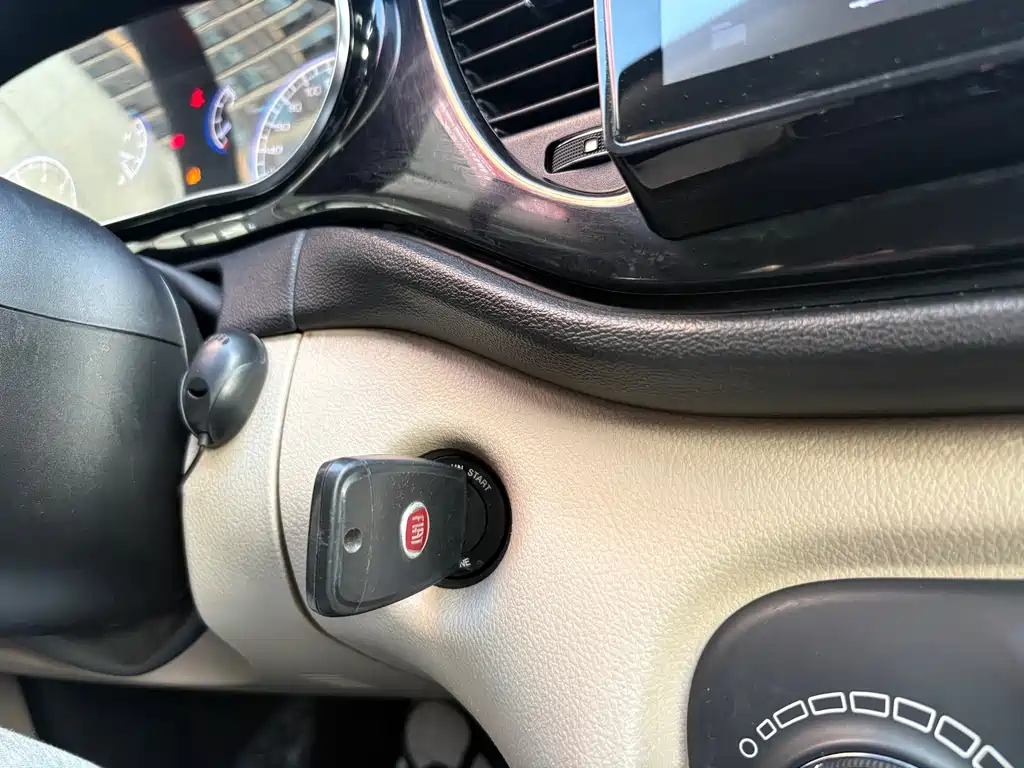 Fiat Viaggio 2013 — фото 18