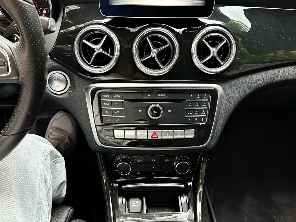 Mercedes-Benz CLA 2017 — фото 13