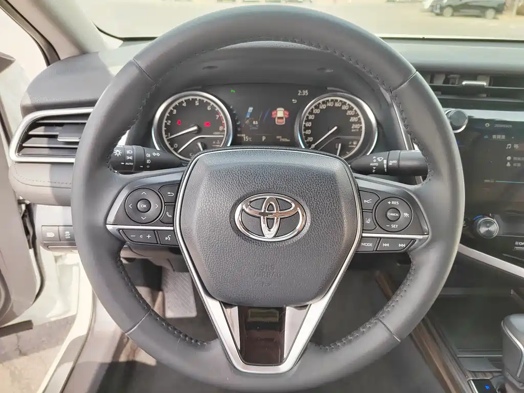Toyota Camry 2020 — фото 8