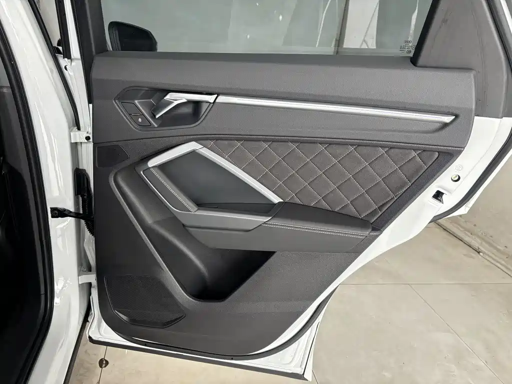 Audi Q3 Sportback 2025 — фото 24