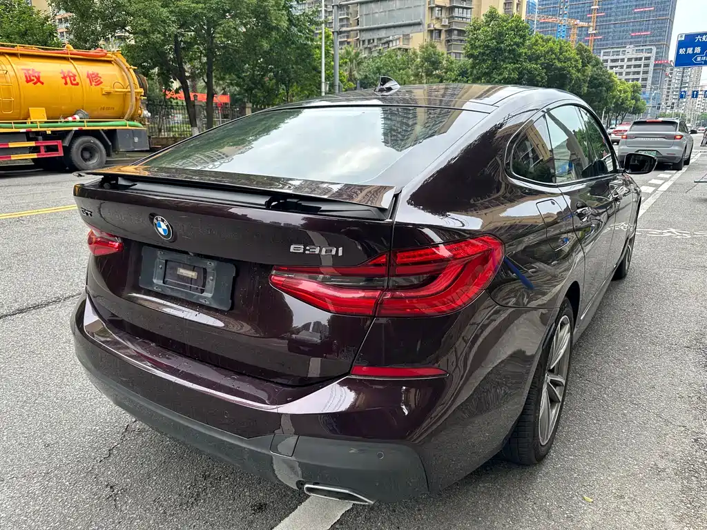 BMW 6 Series GT 2018 — фото 8