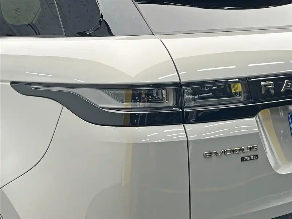Land Rover Evoque 2022 — фото 10