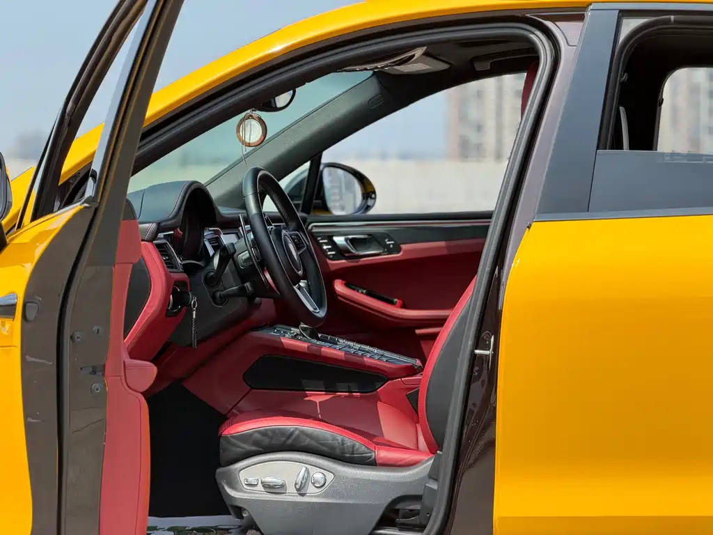 Porsche Macan 2015 — фото 18