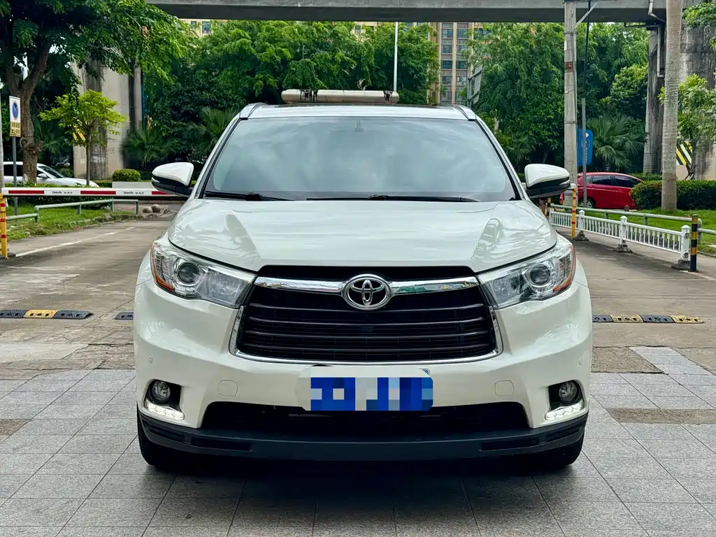 Toyota Highlander 2015 — фото 2