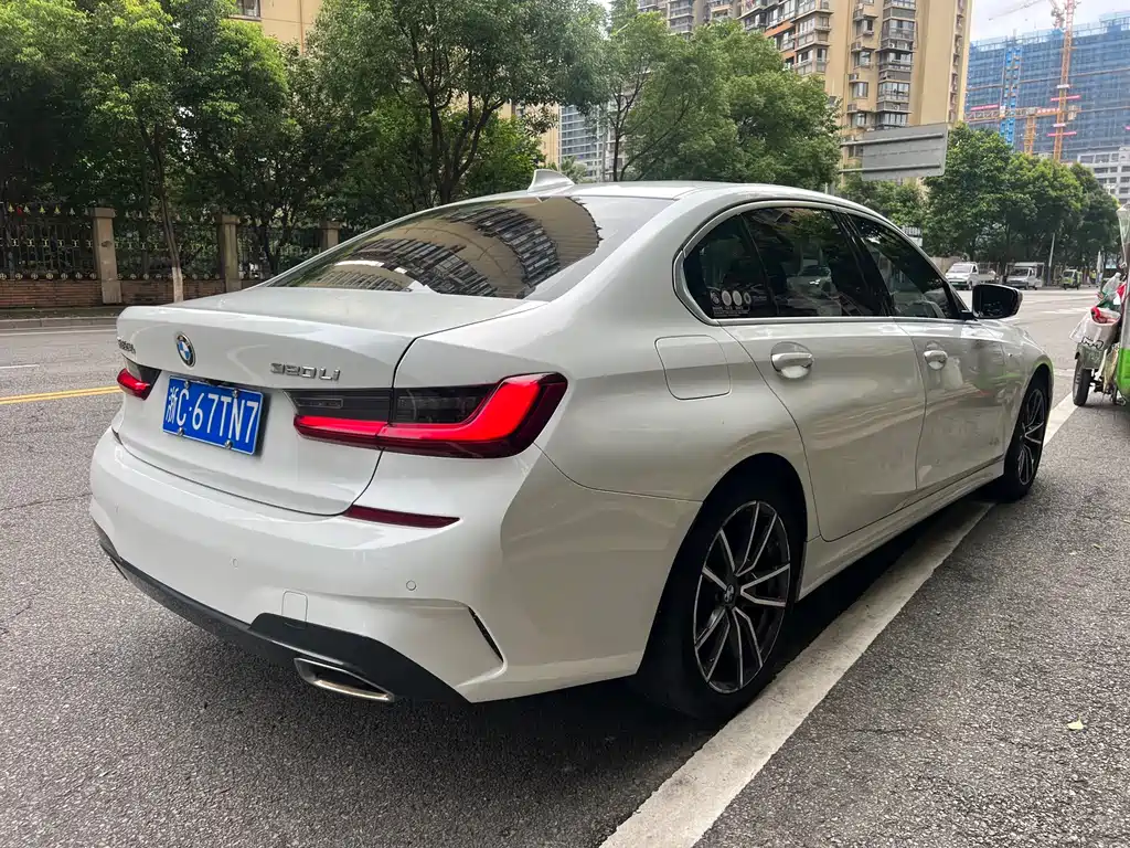 BMW 3 Series 2022 — фото 13