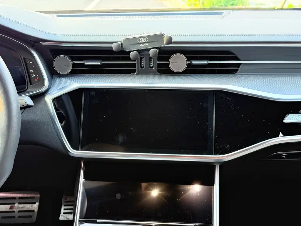 Audi A6L 2023 — фото 12