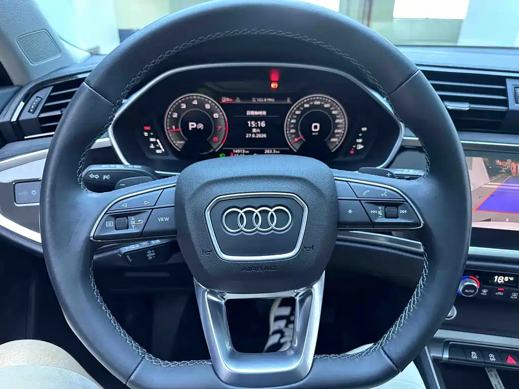 Audi Q3 2023 — фото 12
