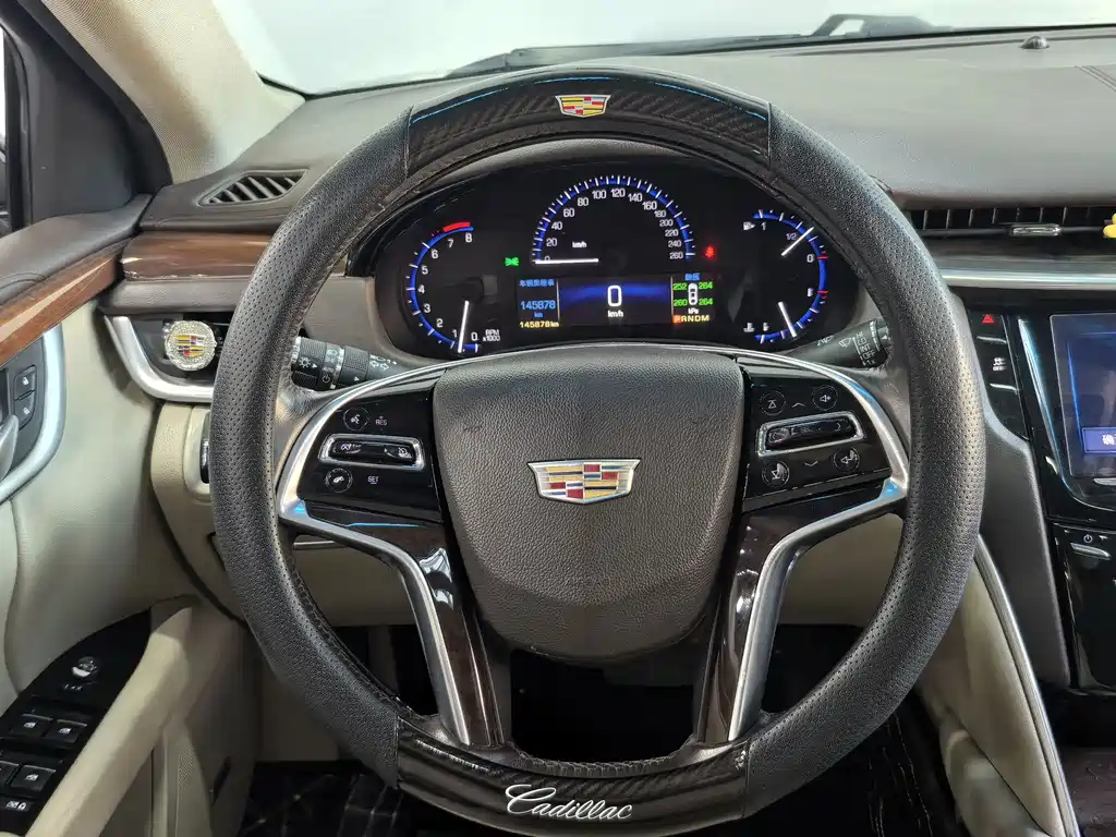 Cadillac XTS 2016 — фото 7