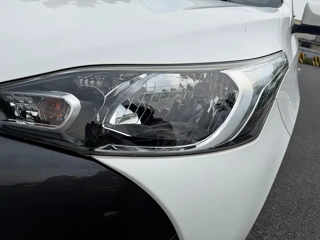 Toyota Yaris L 2019 — фото 17