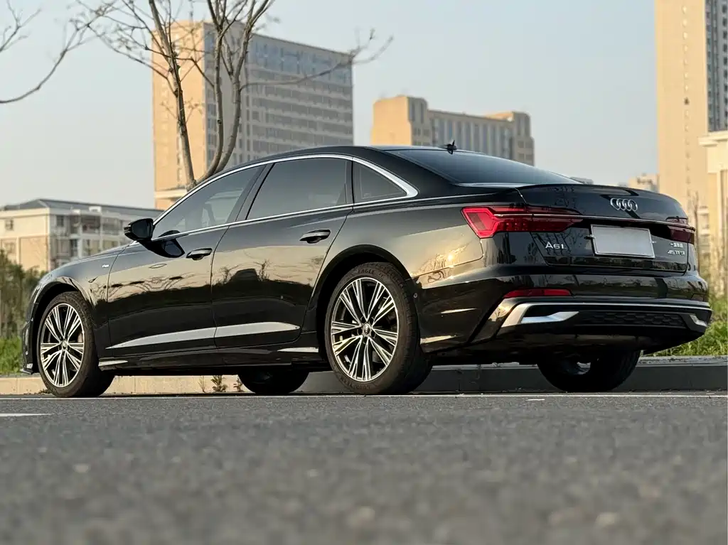 Audi A6L 2023 — фото 15