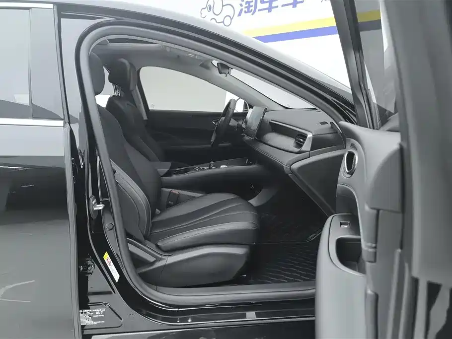 BYD Seal 05 DM-i 2025 — фото 8
