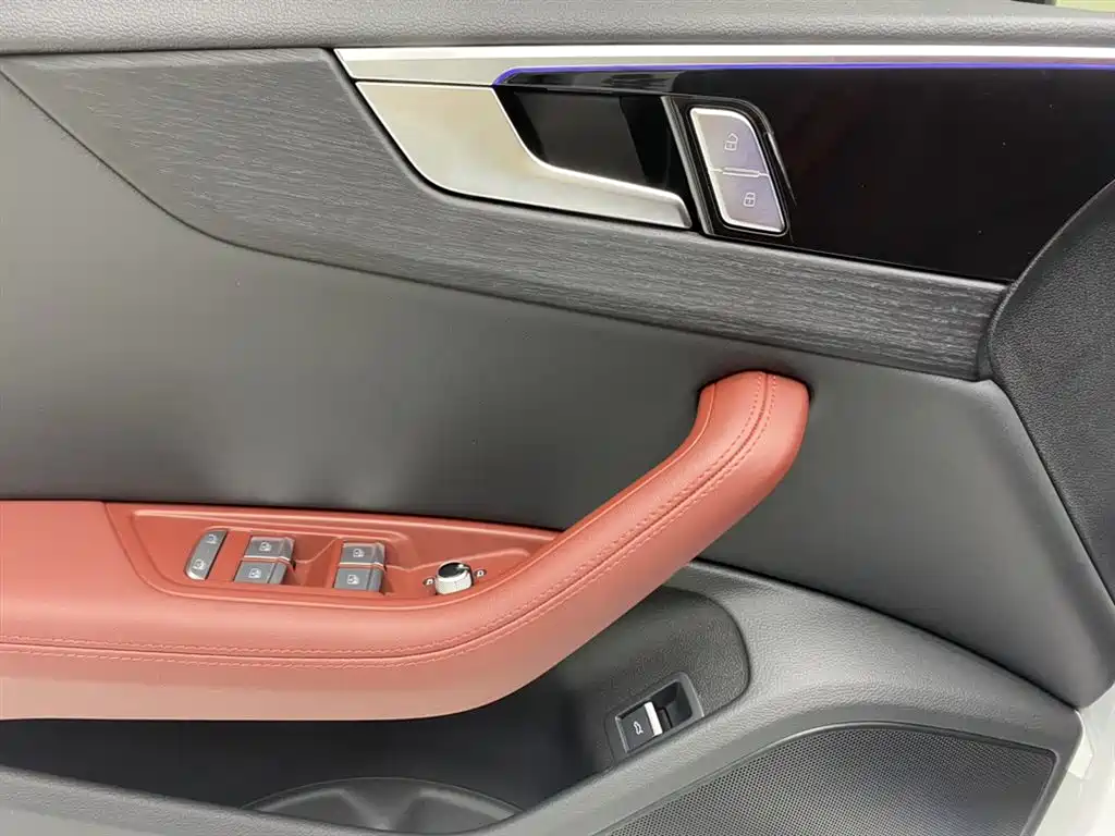Audi A4L 2025 — фото 25