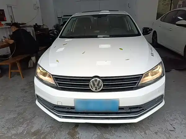 Volkswagen Sagitar 2017